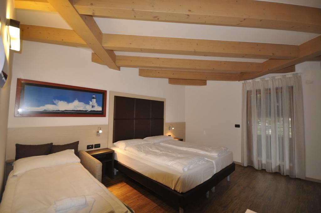 Villa Cameras Room And Breakfast Mori Habitación foto