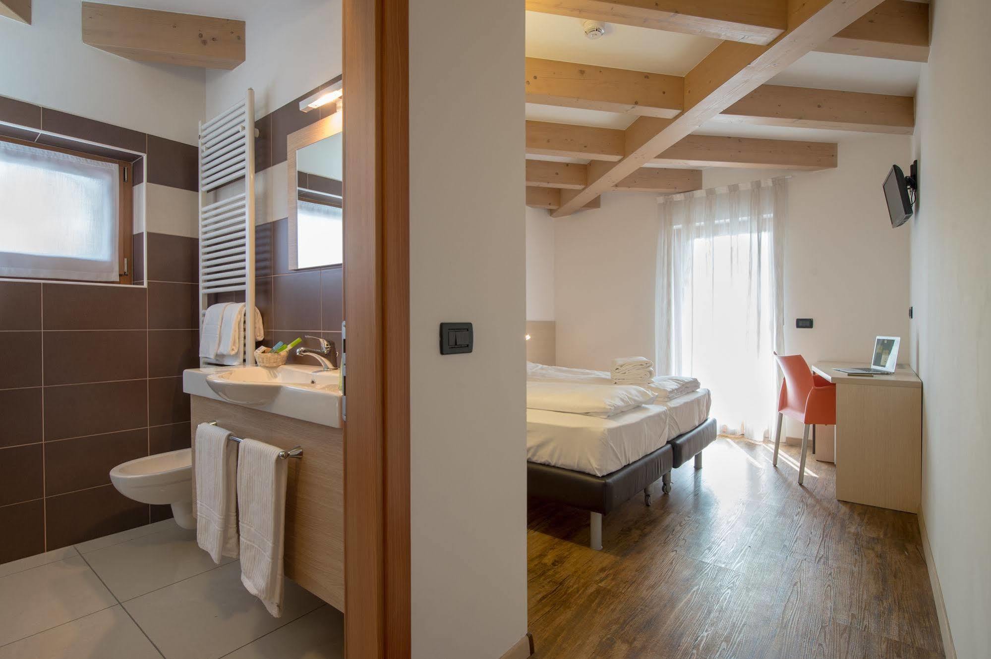 Villa Cameras Room And Breakfast Mori Exterior foto