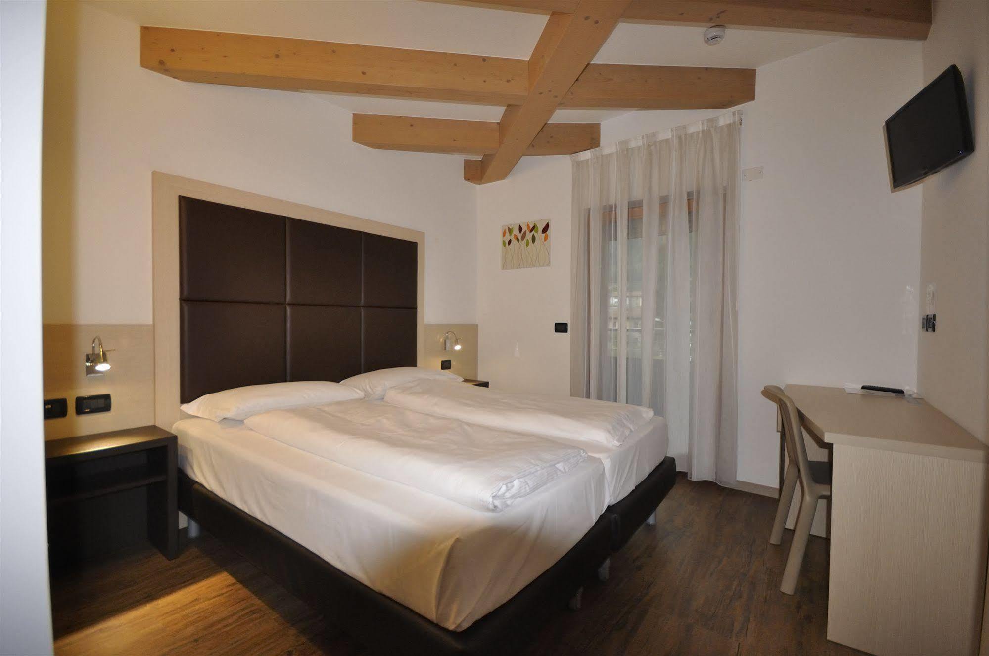 Villa Cameras Room And Breakfast Mori Exterior foto