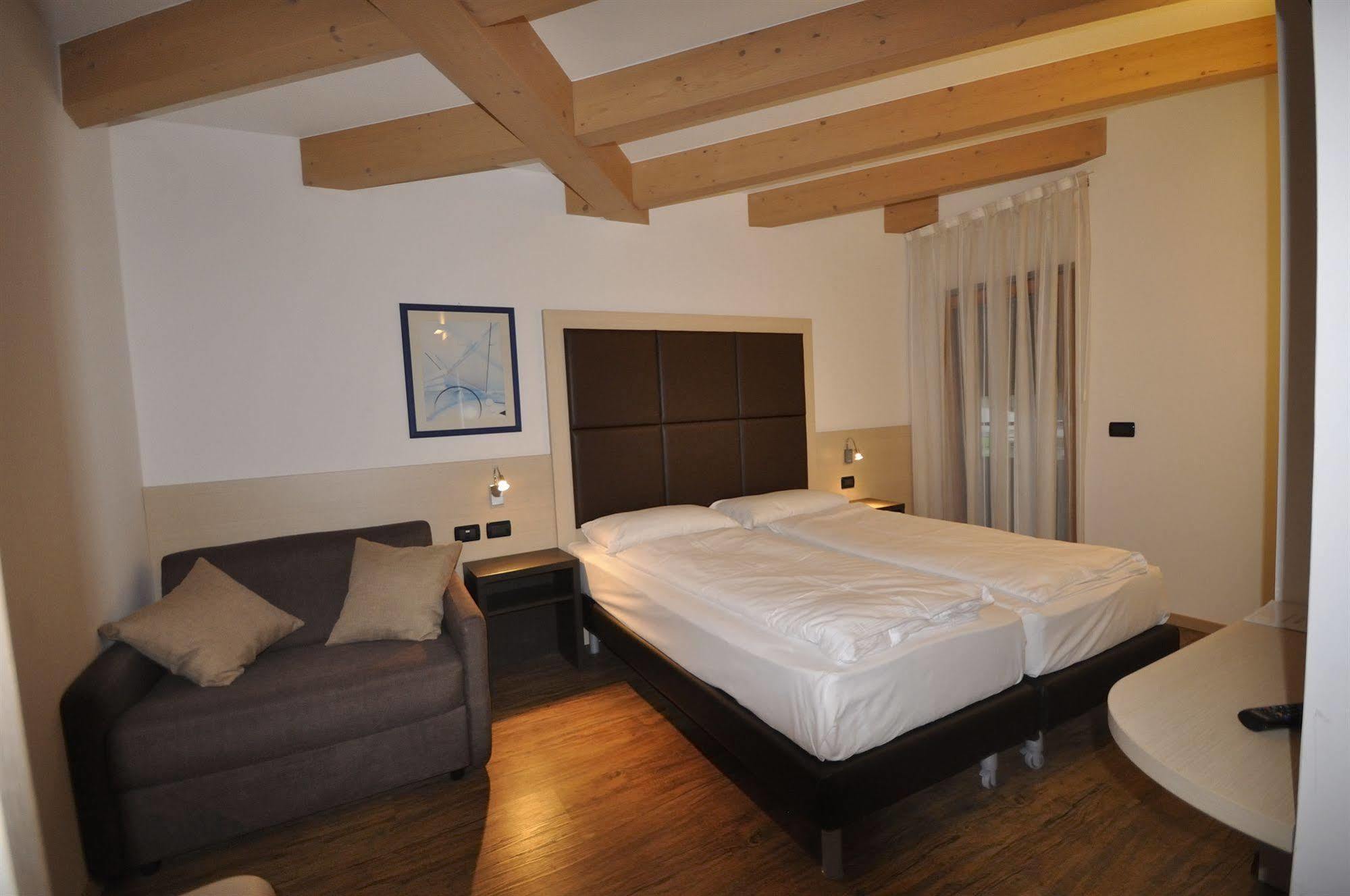 Villa Cameras Room And Breakfast Mori Exterior foto